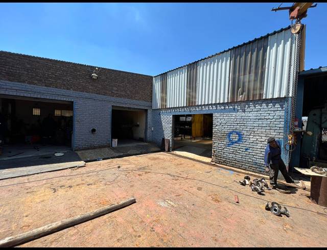 1,160M² WAREHOUSE FOR SALE IN PRIMROSE